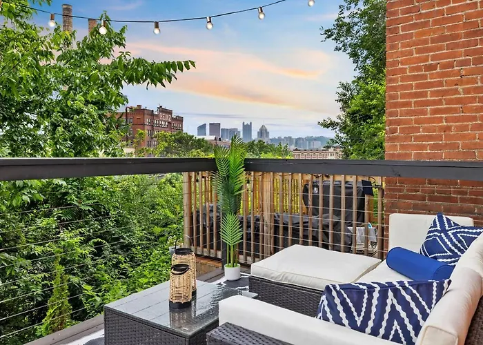 King W/ View | Off Street Parking | Deck * Pittsburgh