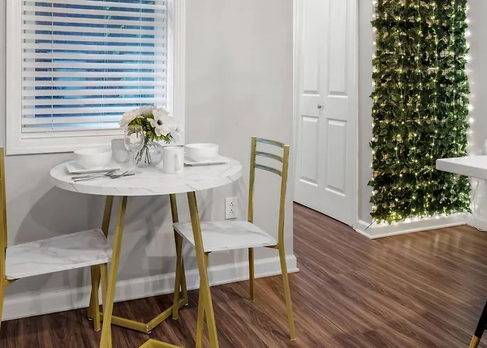 King W/ View | Off Street Parking | Deck * Pittsburgh
