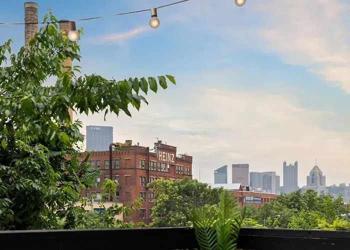 King W/ View | Off Street Parking | Deck *